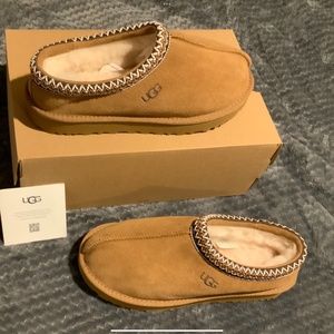 EUC Women’s UGG Tasman Chestnut In Box Size 10
